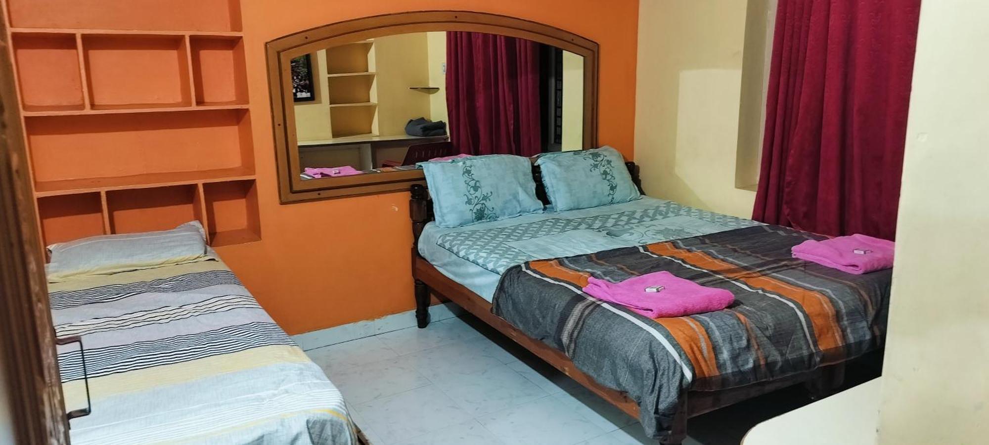 Gopi Guest House Хампи Екстериор снимка