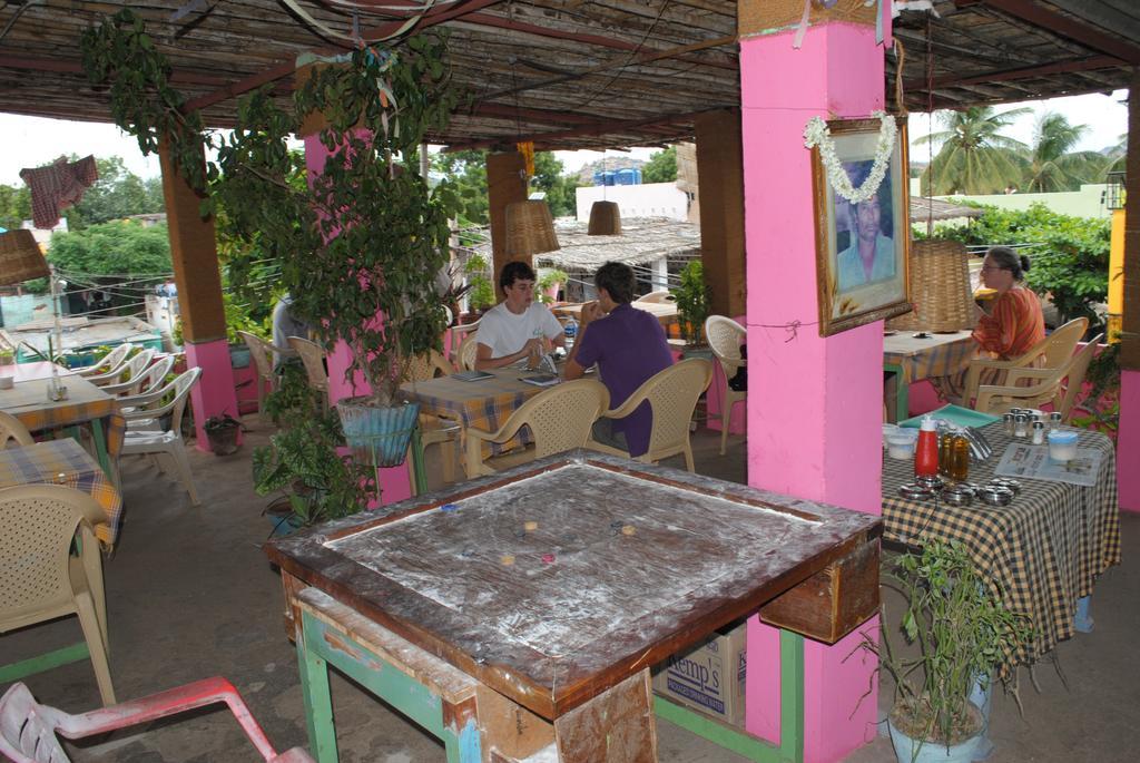 Gopi Guest House Хампи Екстериор снимка