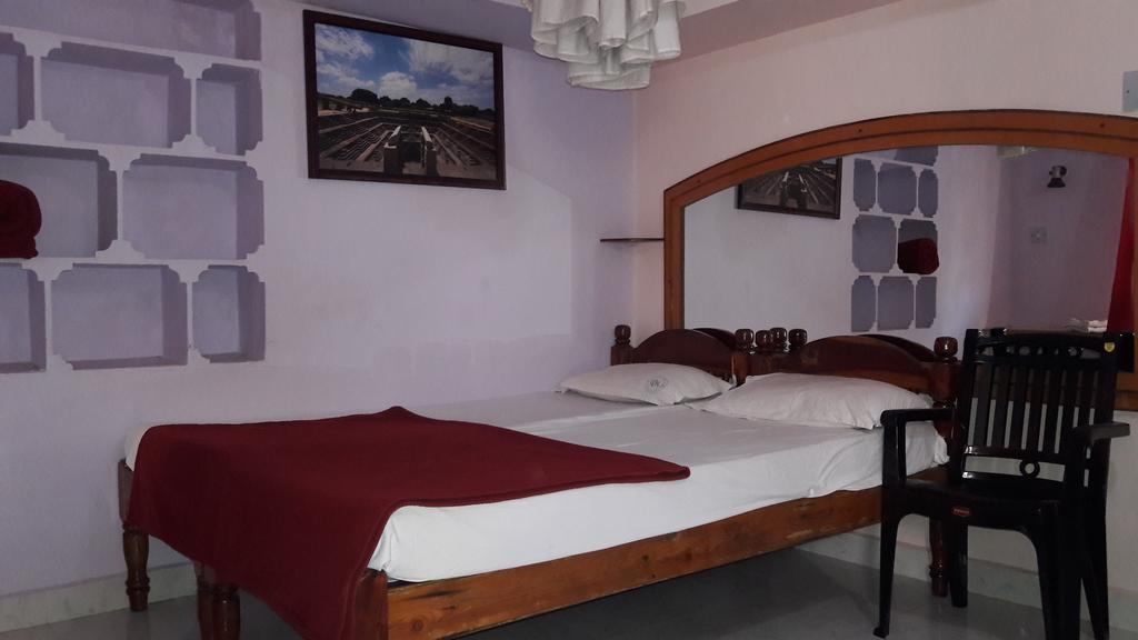 Gopi Guest House Хампи Екстериор снимка