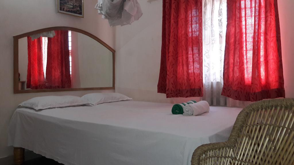 Gopi Guest House Хампи Екстериор снимка